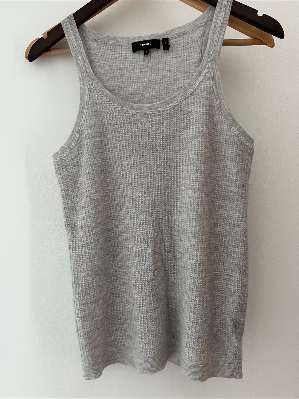 Theory cashmere size Sm gray lovely tank sweater great condition.